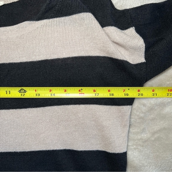 Eileen Fisher Black Beige Striped 100% Organic Linen Sweater Size Petite Medium - Picture 9 of 10